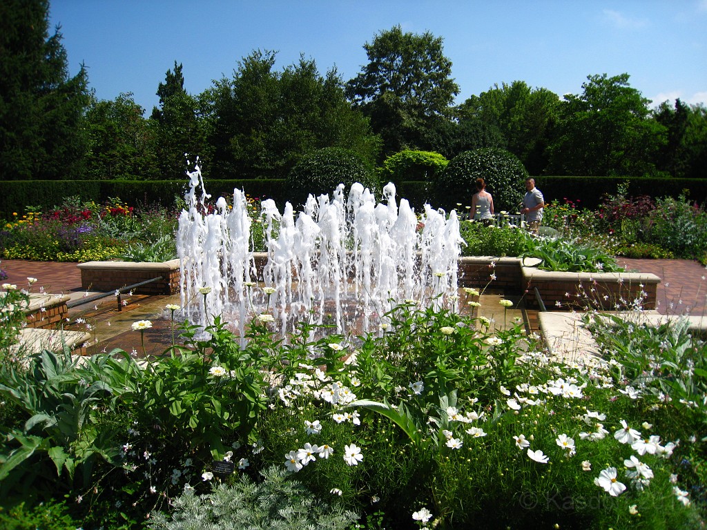 Botanical Gardens 2010 0425.jpg - The Chicago Botanic Gardens. Wear comfortable shoes, and be prepared to enjoy the landscape for a day.